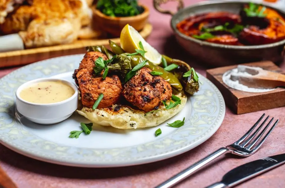 Working in Ahmedabad Order These Authentic & Delicious Meals