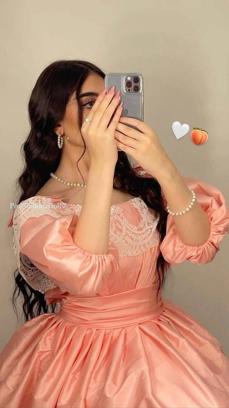 aesthetic girl mirror selfie dp