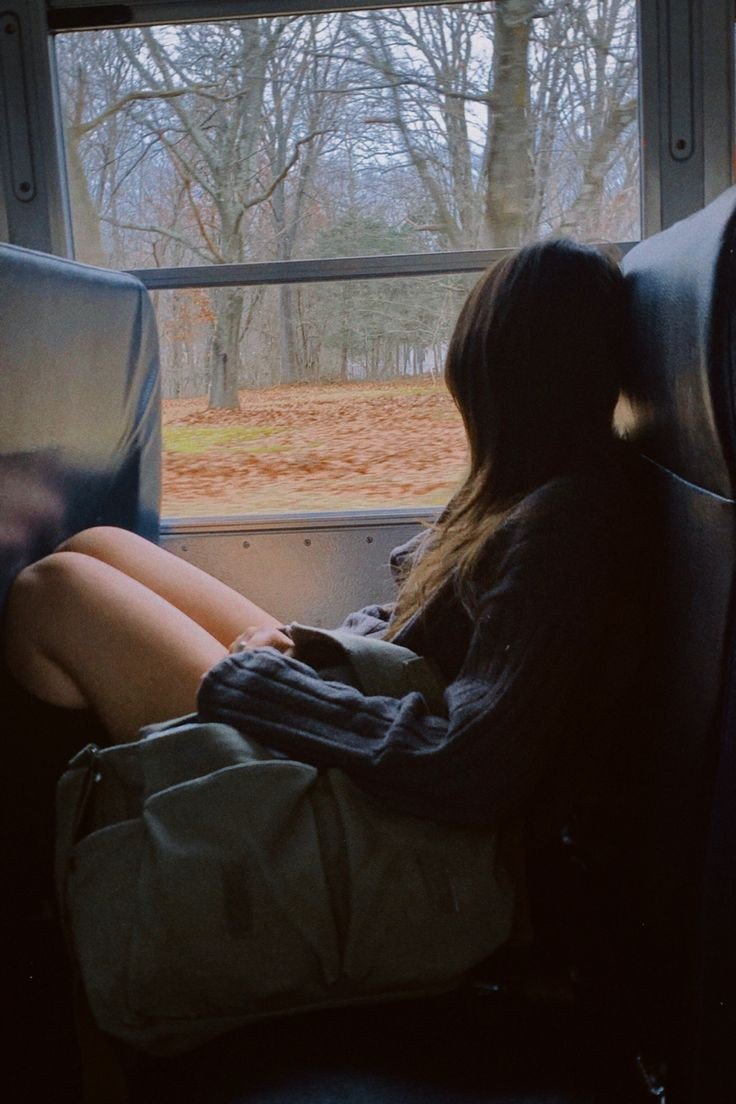 aesthetic sad girl dp