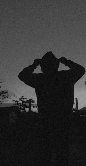 attitude attractive whatsapp dp girl