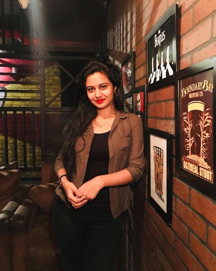 beautiful girls eyes dp for instagram