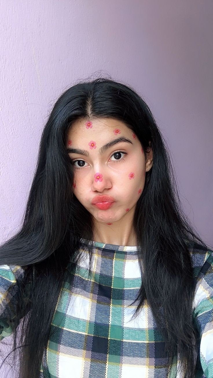 beautiful hide face girl pic