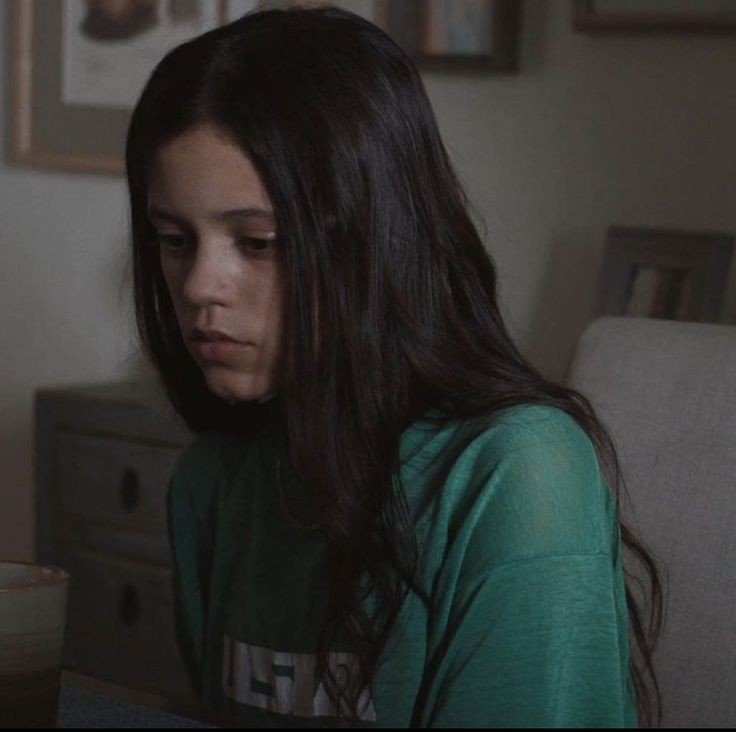 beautiful sad girl dp