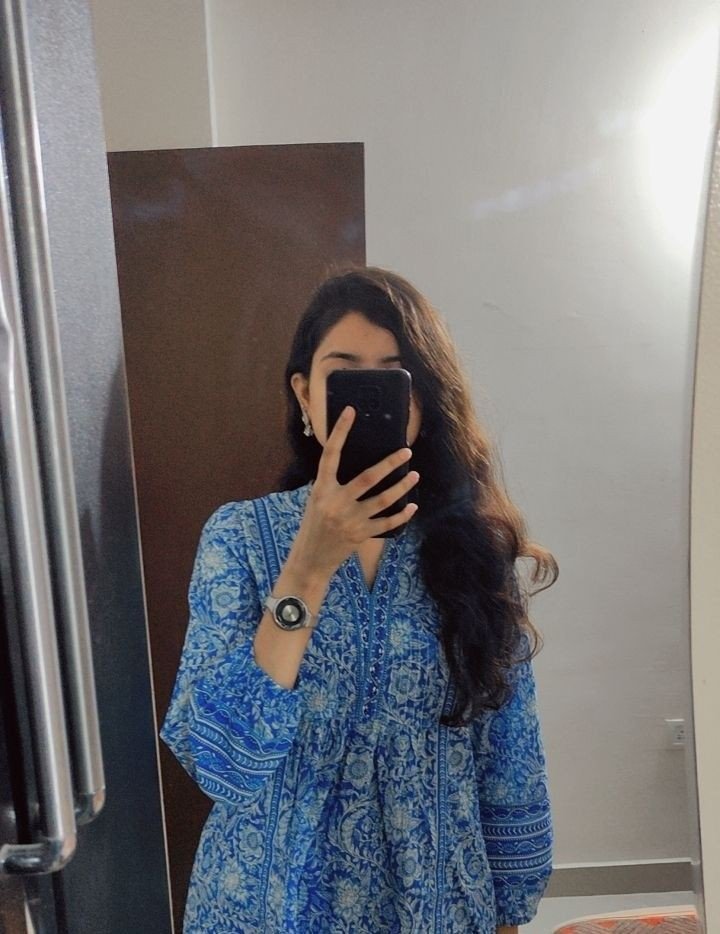 best single girl dp for whatsapp in english