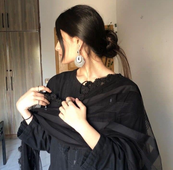 black aesthetic dp for girls