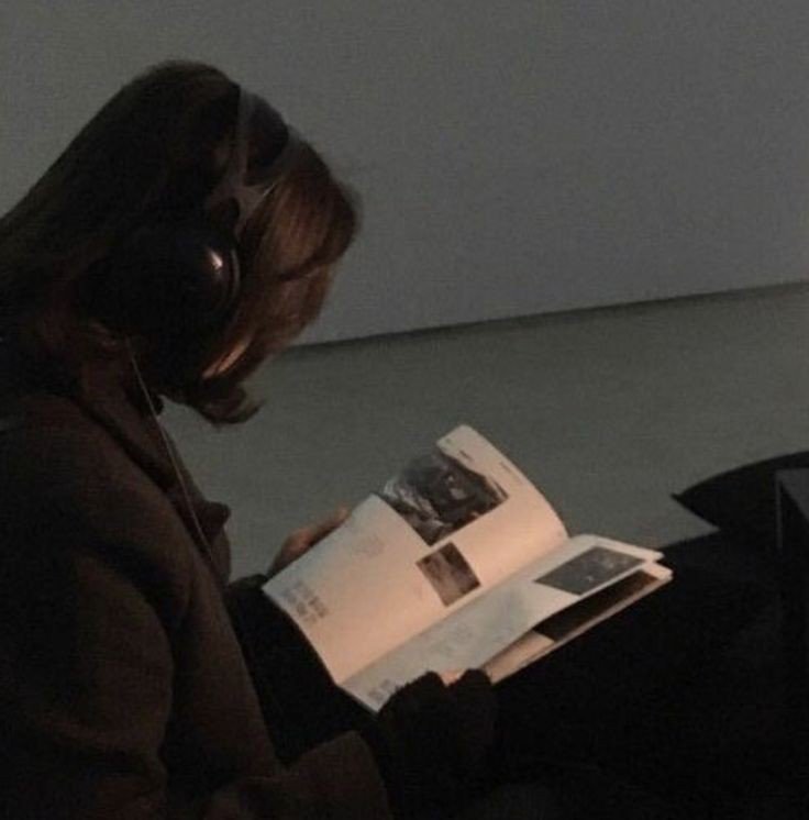 broken heart alone sad girl dp