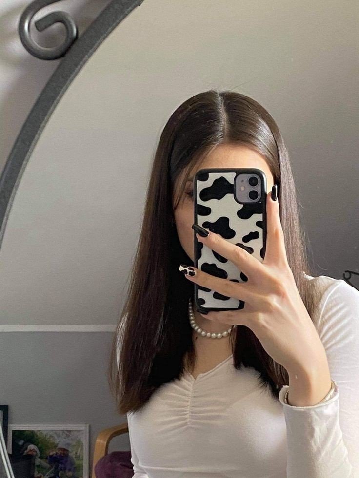 cute mirror selfie dp for instagram girl