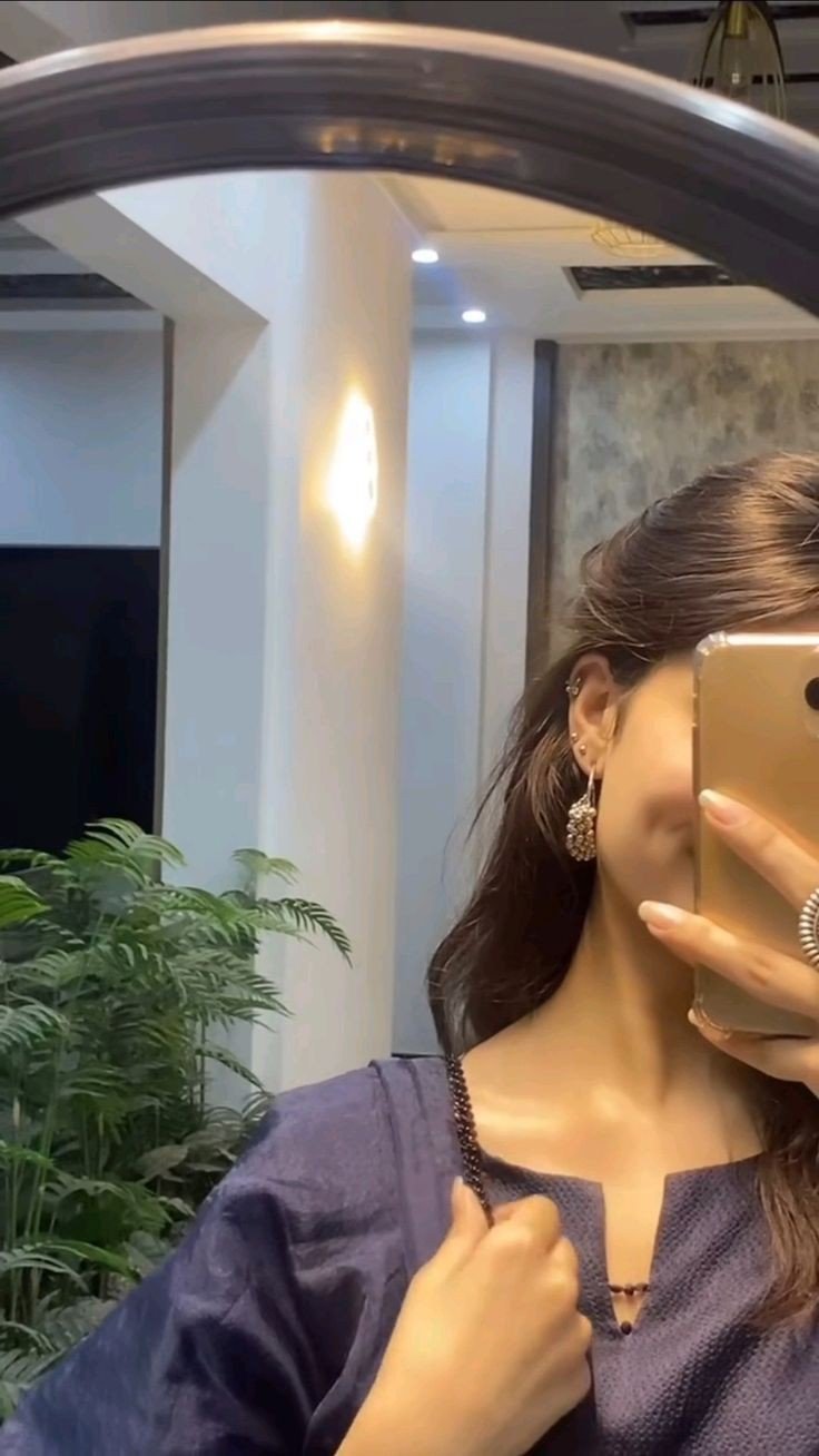 cute mirror selfie dp for instagram