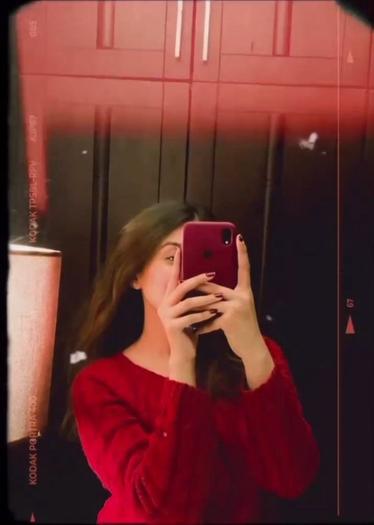 dp for instagram for girl stylish mirror selfie