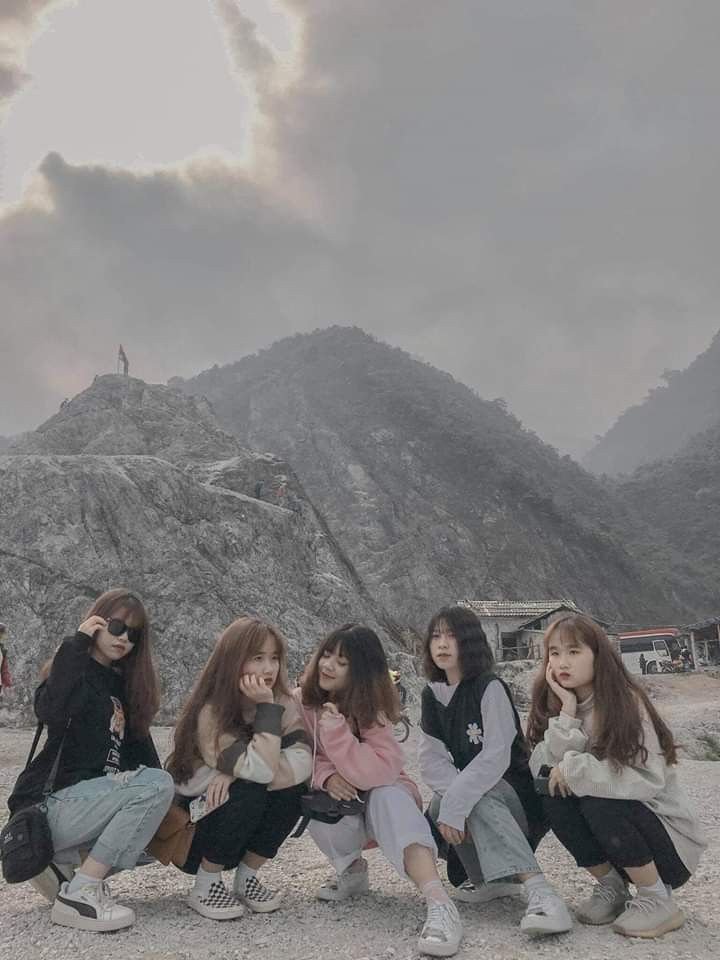 friends group dp aesthetic girl