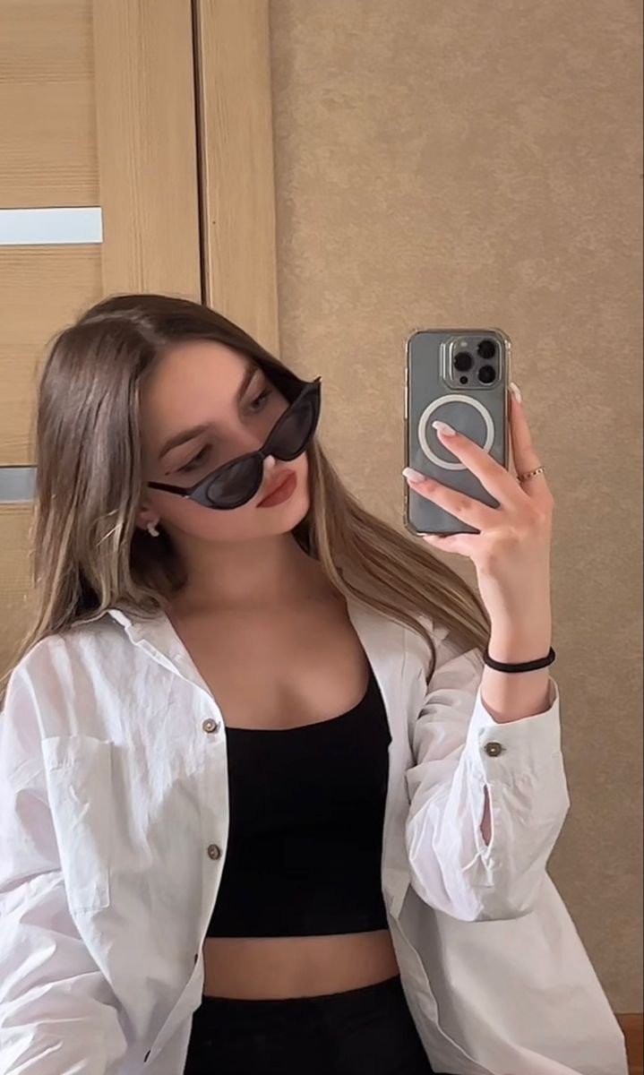 mirror pic for girls dp attitude