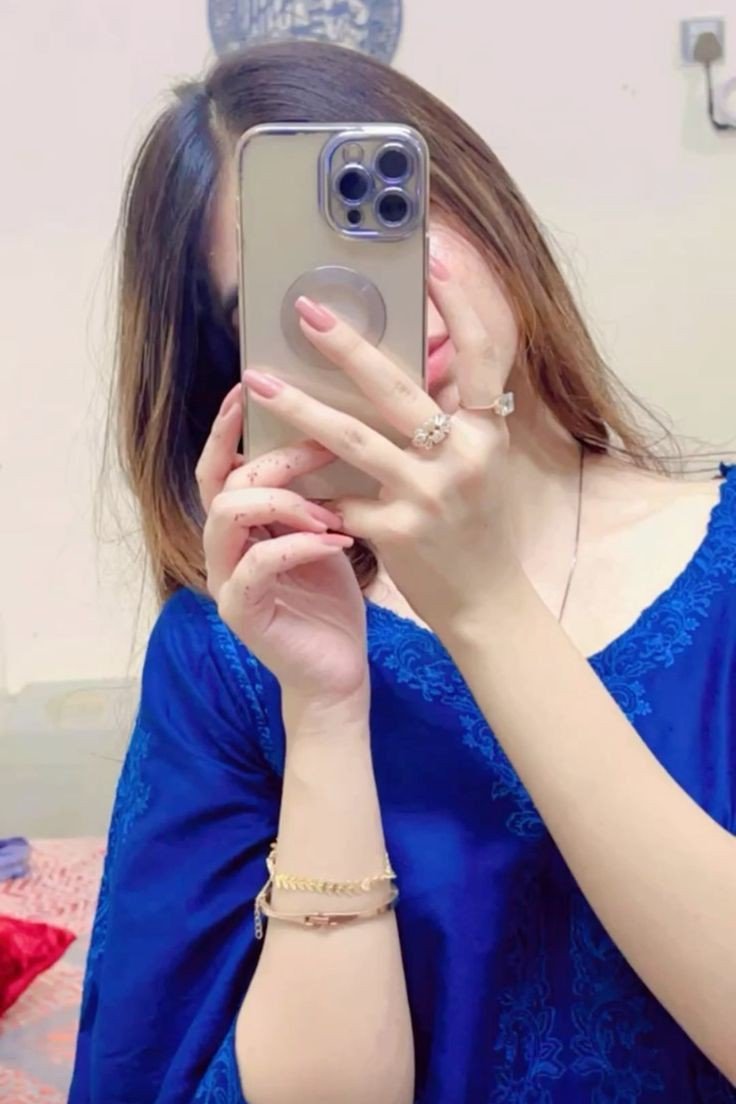 mirror selfie girl dp for whatsapp