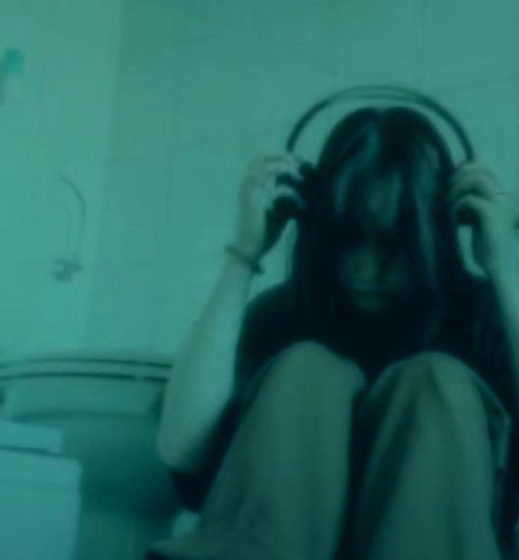 sad dp girl depression