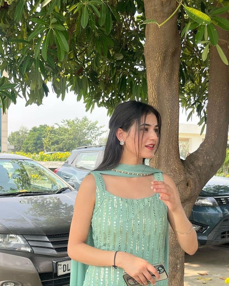 single girl attitude dp black and white for instagram