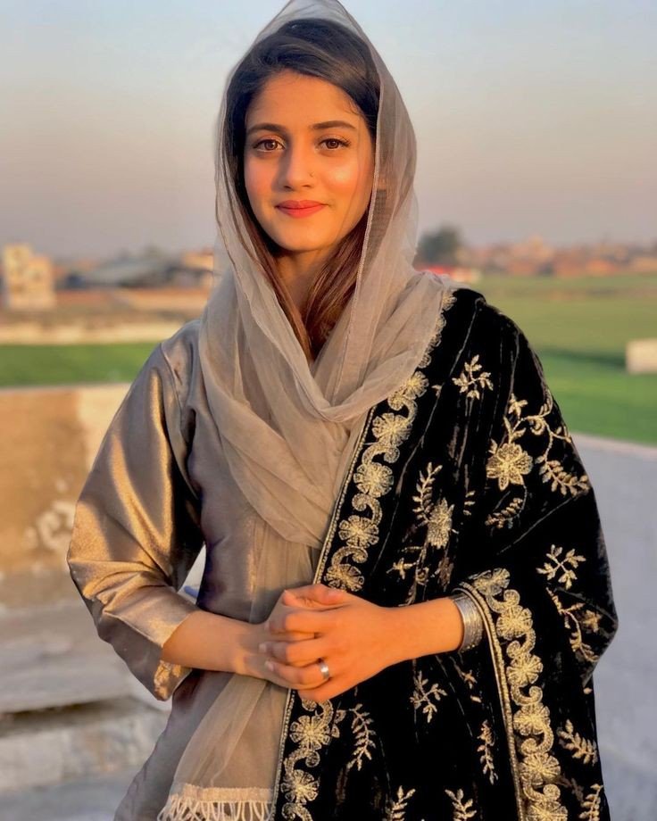 single girl attitude dp stylish for instagram