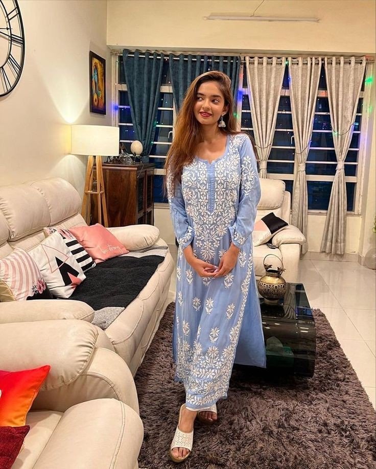 single girl dp attitude photo